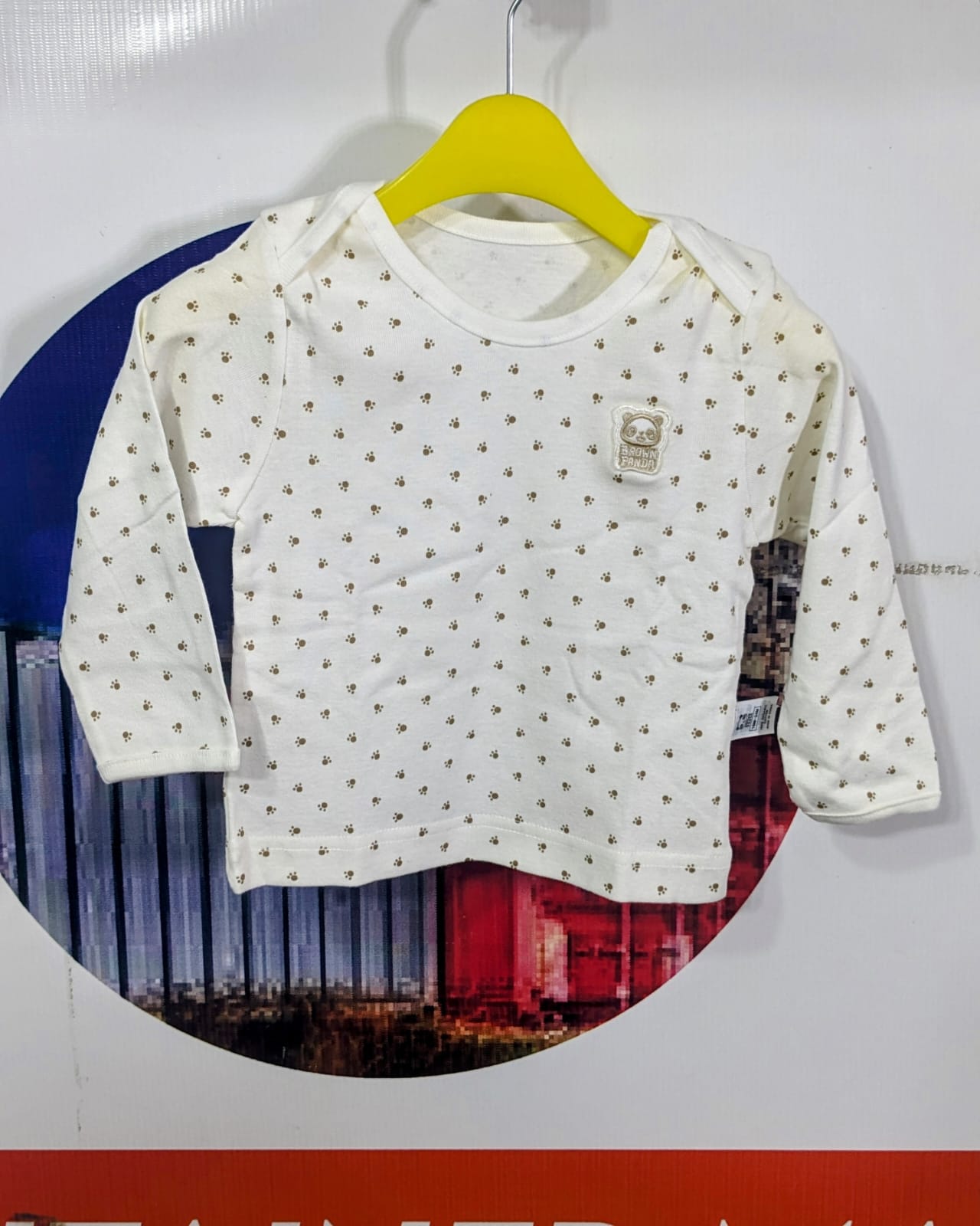 White Baby Shirt with Pet Paw Dot Print – Organic Cotton Art number CM0005