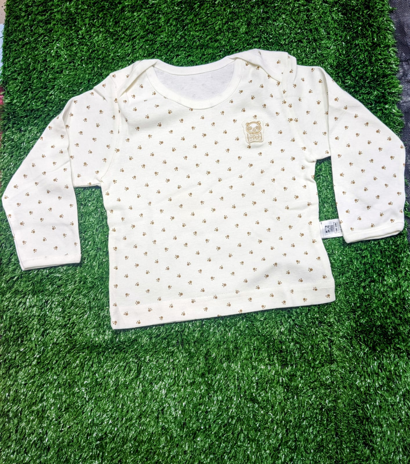 White Baby Shirt with Pet Paw Dot Print – Organic Cotton Art number CM0005
