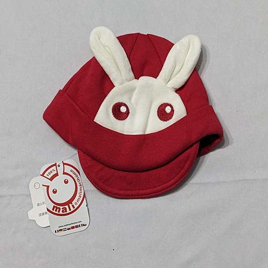RED BABY CAP WITH WHITE RABBIT ON FRONT CM0137