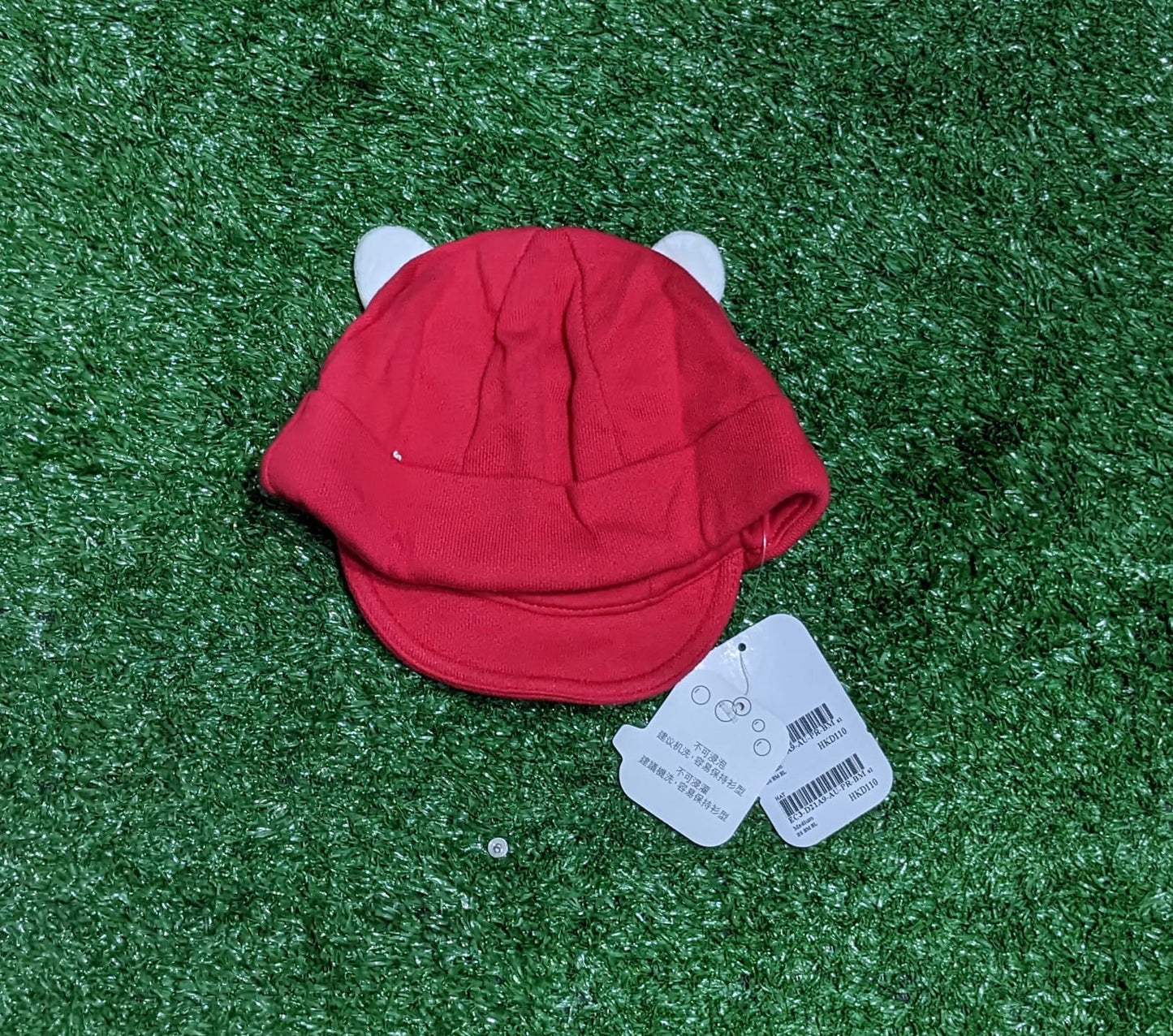 RED BABY CAP WITH WHITE RABBIT ON FRONT CM0137
