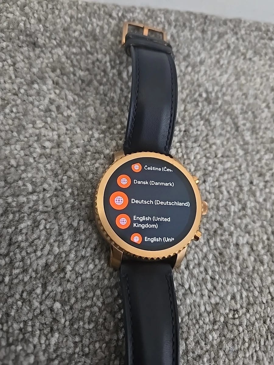 Q Explorist HR 0964 STRAPS Silicone Black Dail Gold