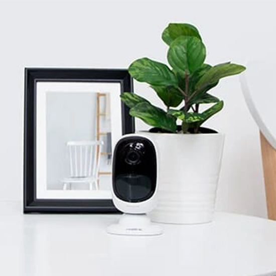 REOLINK argus 2 with box and accessories Outdoor Security Camera Wireless, Rechargeable Battery, 1080P Video, Night Vision, Motion Detection, 2-Way Talk, Waterproof