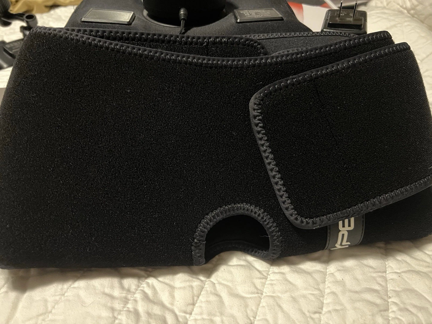 Hyperice Venom Right Shoulder Wearable Heat and Vibration