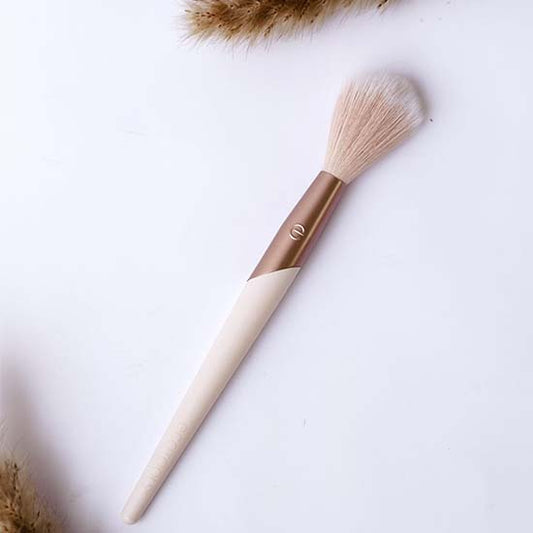 EcoTools #3224 Luxe Collection Soft Highlight Brush