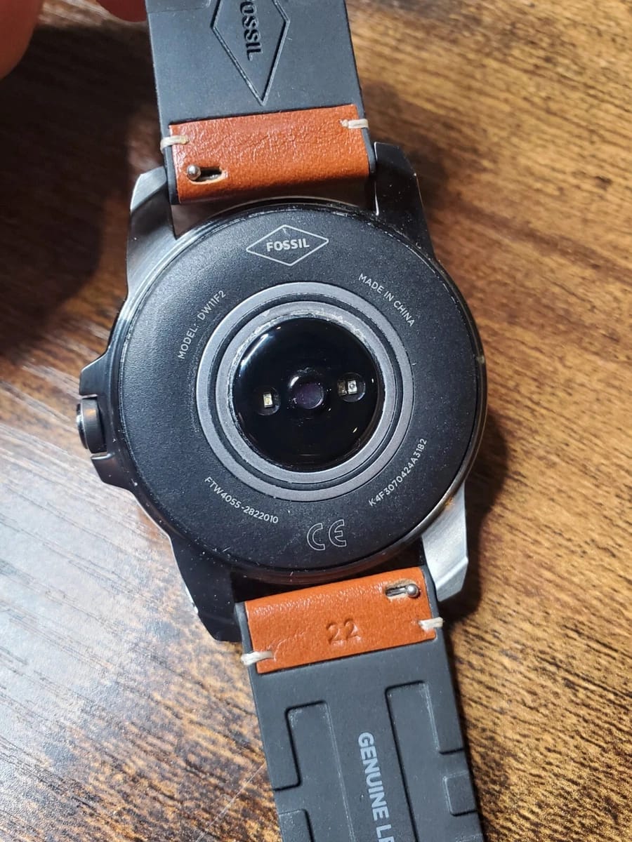 Fossil gen 5 0433 Dail colour sliver black Strap colour brown Strap material leather