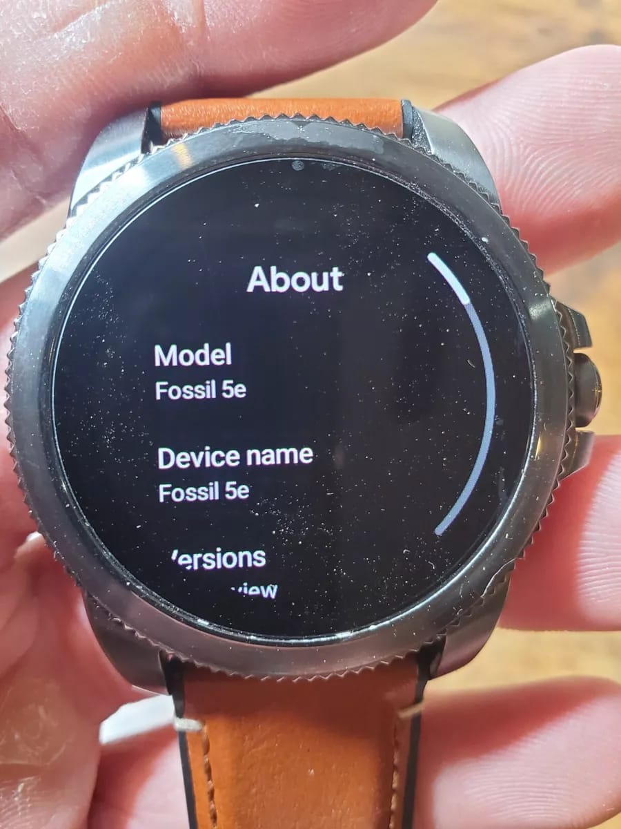 Fossil gen 5 0433 Dail colour sliver black Strap colour brown Strap material leather